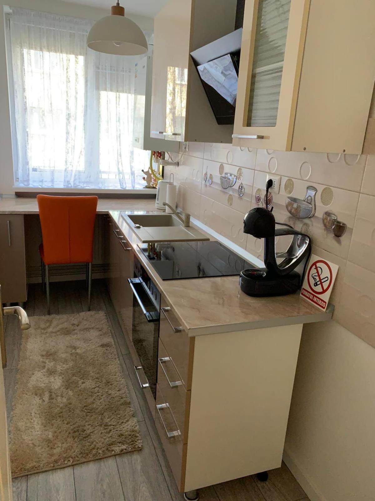 Rose Apartment Piatra Neamţ Exteriör bild
