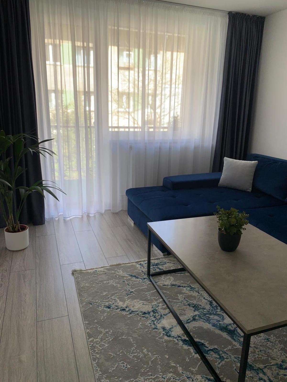 Rose Apartment Piatra Neamţ Exteriör bild
