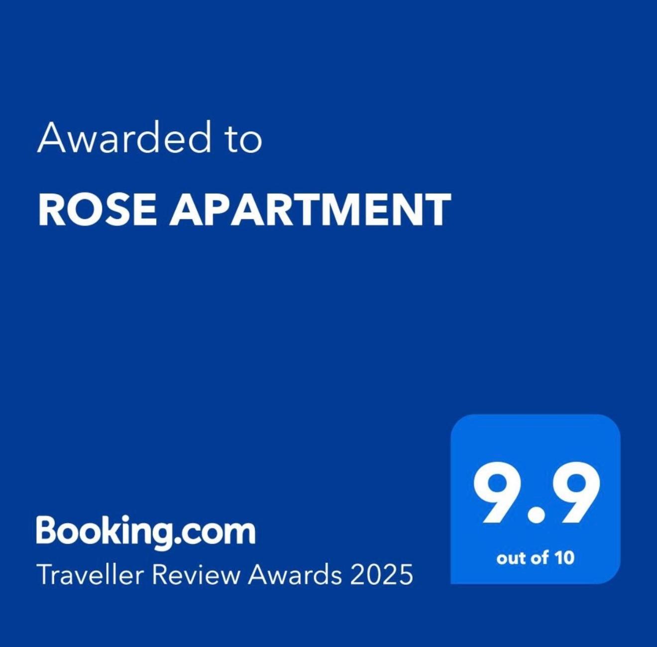 Rose Apartment Piatra Neamţ Exteriör bild